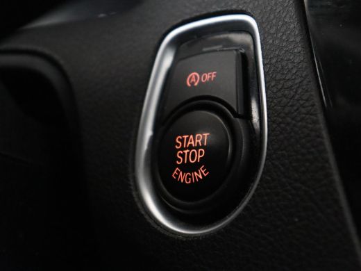 BMW 1 Serie 118i Executive | Schuifdak | Leder | Stoelverwarming | Camera | Full LED | Navigatie | Parkeerhul... ActivLease financial lease
