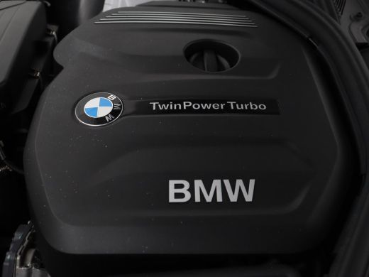 BMW 1 Serie 118i Executive | Schuifdak | Leder | Stoelverwarming | Camera | Full LED | Navigatie | Parkeerhul... ActivLease financial lease