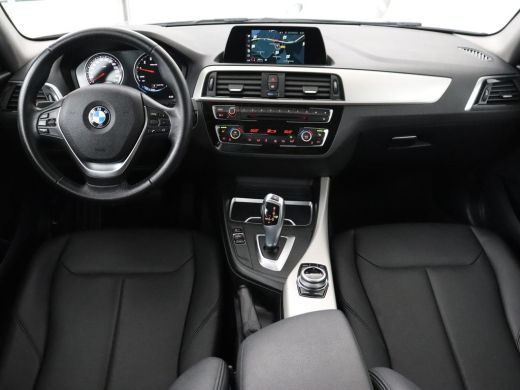 BMW 1 Serie 118i Executive | Schuifdak | Leder | Stoelverwarming | Camera | Full LED | Navigatie | Parkeerhul... ActivLease financial lease