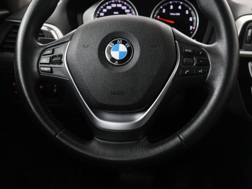 BMW 1 Serie 118i Executive | Schuifdak | Leder | Stoelverwarming | Camera | Full LED | Navigatie | Parkeerhul... ActivLease financial lease