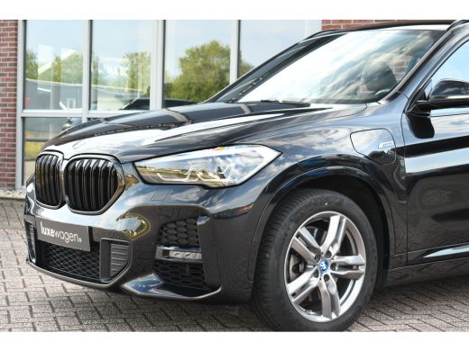 BMW X1 xDrive25e 220pk M-Sport Leder Stuurverw LED El-klep DAB BTW-auto! ActivLease financial lease