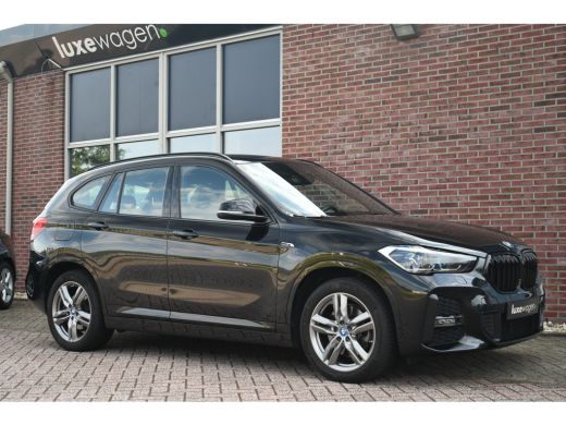 BMW X1 xDrive25e 220pk M-Sport Leder Stuurverw LED El-klep DAB BTW-auto! ActivLease financial lease