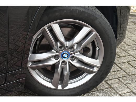 BMW X1 xDrive25e 220pk M-Sport Leder Stuurverw LED El-klep DAB BTW-auto! ActivLease financial lease