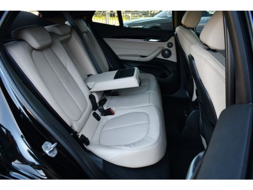 BMW X2 xDrive25e M-Sport Pano ACC H/K HUD Camera El-zetels ActivLease financial lease