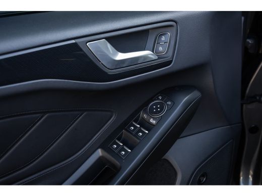 Ford Focus 1.0 EcoBoost Hybrid ST Line X Business | Adaptief Cruise | Camera | Dodehoek detectie | Bang&Oluf... ActivLease financial lease