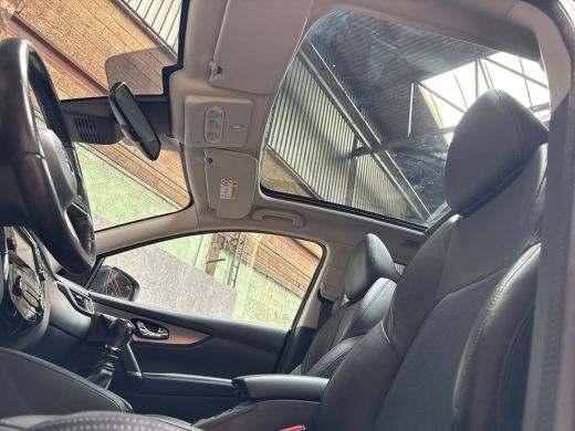 Nissan QASHQAI 1.2 Sport (PANORAMADAK, NAVIGATIE, LEDER, STOELVERWARMING, 360 CAMERA, ELEK SPORTSTOELEN, GETINT ... ActivLease financial lease