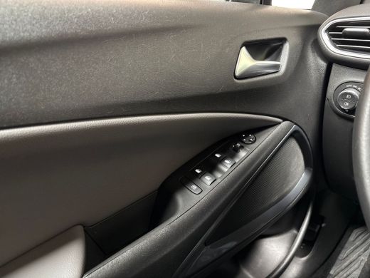 Opel Crossland X 1.2 Turbo Innovation Sport (APPLE CARPLAY, BLACK PACK, NAVIGATIE, CLIMATE, KEYLESS, LEDER, SPORTS... ActivLease financial lease
