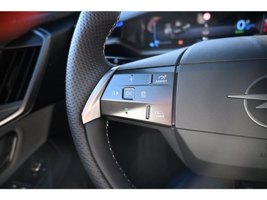 Opel Grandland 1.6 Turbo Plug-in-Hybrid Ultimate 195pk | Afn. Trekhaak | FOCAL | HeadUp-Display | LED-Matrix | A... ActivLease financial lease