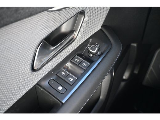 Opel Grandland 1.6 Turbo Plug-in-Hybrid Ultimate 195pk | Afn. Trekhaak | FOCAL | HeadUp-Display | LED-Matrix | A... ActivLease financial lease