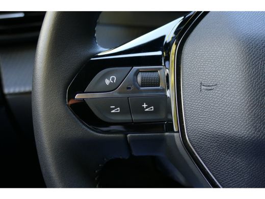 Peugeot 2008 1.2 PURETECH 100PK ALLURE PACK / NAVI / CLIMA / 17" LMV / CAMERA / KEYLESS / FULL-LED / BLUETOOTH... ActivLease financial lease