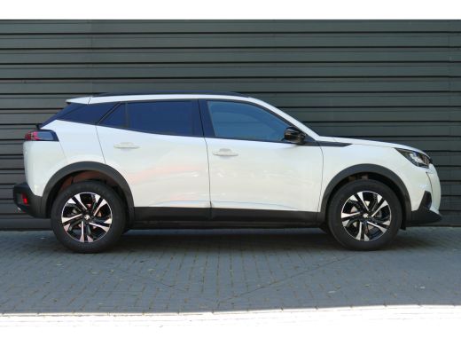 Peugeot 2008 1.2 PURETECH 100PK ALLURE PACK / NAVI / CLIMA / 17" LMV / CAMERA / KEYLESS / FULL-LED / BLUETOOTH... ActivLease financial lease
