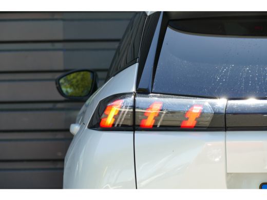 Peugeot 2008 1.2 PURETECH 100PK ALLURE PACK / NAVI / CLIMA / 17" LMV / CAMERA / KEYLESS / FULL-LED / BLUETOOTH... ActivLease financial lease