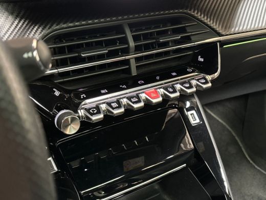 Peugeot 2008 1.2 PureTech GT Pack 156Pk Automaat (PANORAMADAK, VIRTUAL COCKPIT, APPLE CARPLAY, GROOT NAVI, 360... ActivLease financial lease
