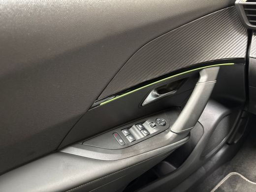 Peugeot 2008 1.2 PureTech GT Pack 156Pk Automaat (PANORAMADAK, VIRTUAL COCKPIT, APPLE CARPLAY, GROOT NAVI, 360... ActivLease financial lease