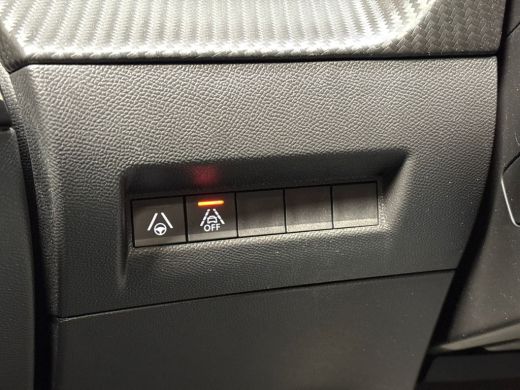 Peugeot 2008 1.2 PureTech GT Pack 156Pk Automaat (PANORAMADAK, VIRTUAL COCKPIT, APPLE CARPLAY, GROOT NAVI, 360... ActivLease financial lease