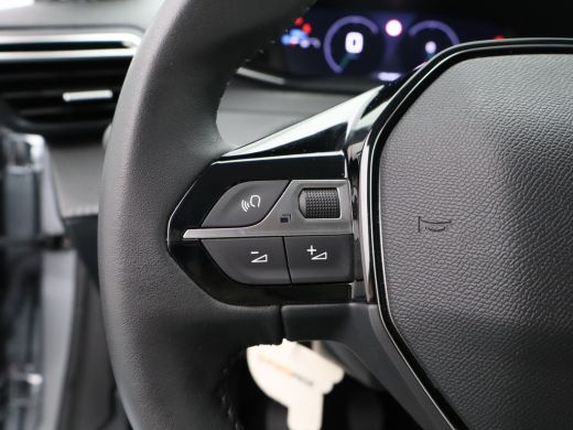 Peugeot 208 1.2 PureTech 100 Allure Cruise Control | Climate Control | Apple Carplay/Android Auto ActivLease financial lease