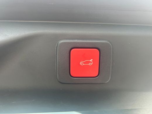 Peugeot 3008 1.2 Hybrid 136 GT | Navi | Stuur-en stoelverw. | Camera 360 | PDC V+A | El. achterklep | LMV 19 |... ActivLease financial lease