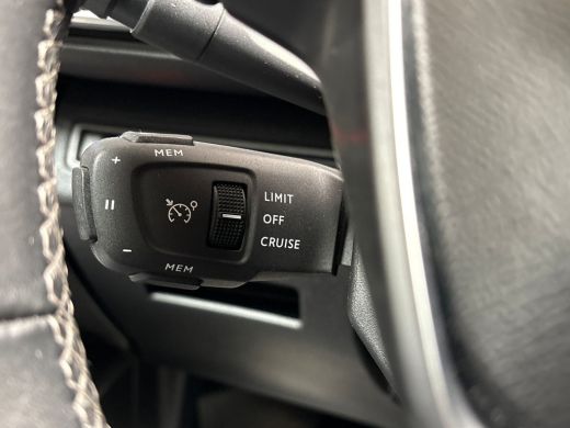 Peugeot 5008 1.2 PureTech Allure Sport 7 Persoons (APPLE CARPLAY, GROOT NAVI, STOELVERWARMING, LEDER, 360 CAME... ActivLease financial lease