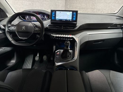 Peugeot 5008 1.2 PureTech Allure Sport 7 Persoons (APPLE CARPLAY, GROOT NAVI, STOELVERWARMING, LEDER, 360 CAME... ActivLease financial lease