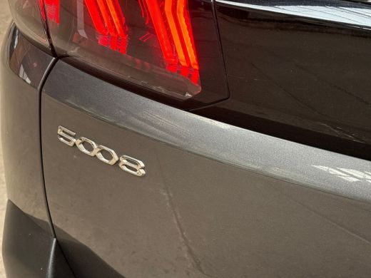 Peugeot 5008 1.2 PureTech Sport 7 Persoons (APPLE CARPLAY, GROOT NAVI, LEDER, 360 CAMERA, KEYLESS, SPORTSTOELE... ActivLease financial lease