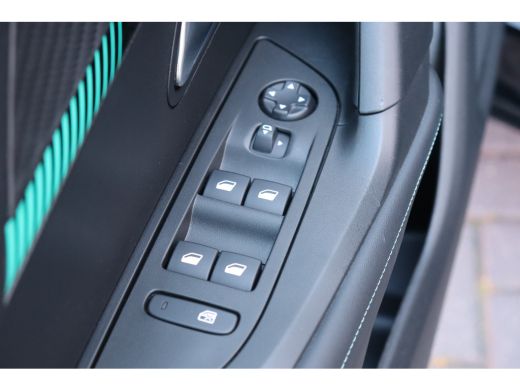 Peugeot e-2008 EV 136PK ALLURE PACK AUTOMAAT / NAVI / LEDER / CLIMA / LED / PDC / 17" LMV / CAMERA / KEYLESS / W... ActivLease financial lease