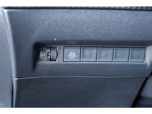 Peugeot e-2008 EV 136PK ALLURE PACK AUTOMAAT / NAVI / LEDER / CLIMA / LED / PDC / 17" LMV / CAMERA / KEYLESS / W... ActivLease financial lease