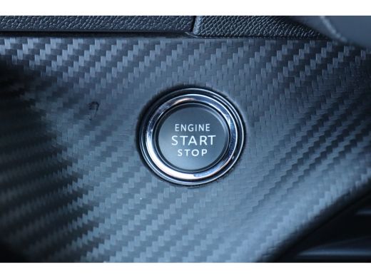 Peugeot e-2008 EV 136PK ALLURE PACK AUTOMAAT / NAVI / LEDER / CLIMA / LED / PDC / 17" LMV / CAMERA / KEYLESS / W... ActivLease financial lease