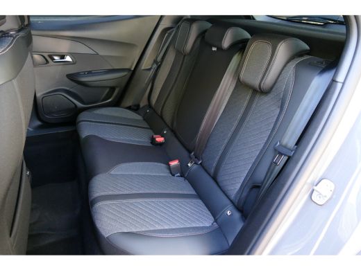 Peugeot e-2008 EV 54KWH ALLURE AVANTAGE AUTOMAAT / NAVI / CLIMA / CAMERA V+A / 17"LMV / KEYLESS / 8 JAAR GARANTI... ActivLease financial lease