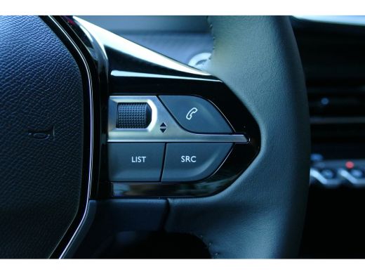 Peugeot e-2008 EV 54KWH ALLURE AVANTAGE AUTOMAAT / NAVI / CLIMA / CAMERA V+A / 17"LMV / KEYLESS / 8 JAAR GARANTI... ActivLease financial lease