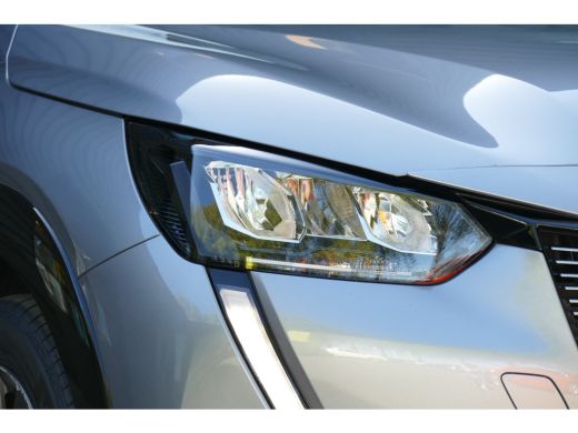 Peugeot e-208 EV 136PK 50KWH ACTIVE PACK AUTOMAAT / NAVI / CLIMA / 16"LMV / SOH 94% / PDC / LED / BLUETOOTH / C... ActivLease financial lease