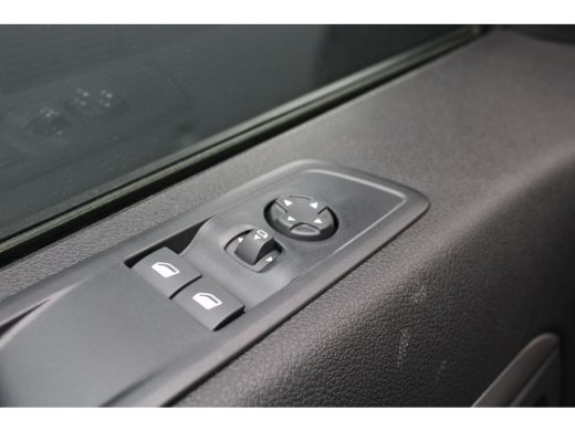 Peugeot e-Expert EV L3 75 kWh | STX special edition | Lederen bekleding | Navigatie | Lichtmetaal | 3-Zits | Spoil... ActivLease financial lease