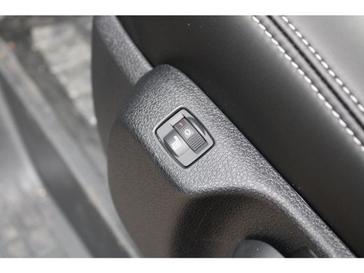 Peugeot e-Expert EV L3 75 kWh | STX special edition | Lederen bekleding | Navigatie | Lichtmetaal | 3-Zits | Spoil... ActivLease financial lease