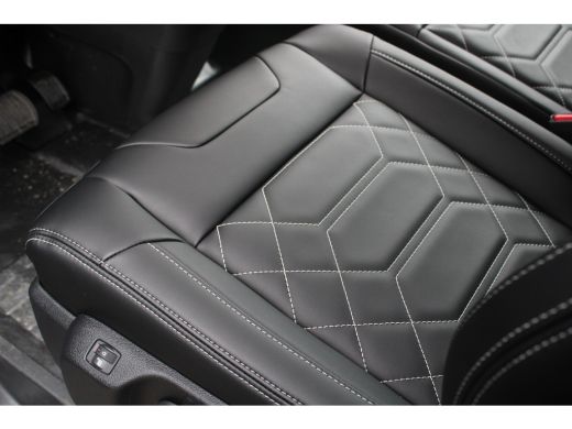 Peugeot e-Expert EV L3 75 kWh | STX special edition | Lederen bekleding | Navigatie | Lichtmetaal | 3-Zits | Spoil... ActivLease financial lease