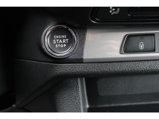 Peugeot e-Expert EV L3 75 kWh | STX special edition | Lederen bekleding | Navigatie | Lichtmetaal | 3-Zits | Spoil... ActivLease financial lease