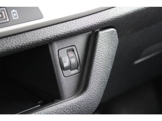 Peugeot e-Expert EV L3 75 kWh | STX special edition | Lederen bekleding | Navigatie | Lichtmetaal | 3-Zits | Spoil... ActivLease financial lease