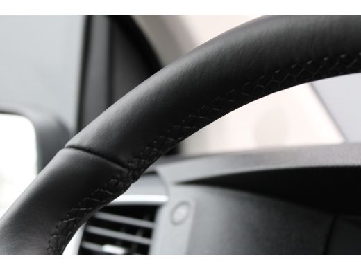 Peugeot e-Expert EV L3 75 kWh | STX special edition | Lederen bekleding | Navigatie | Lichtmetaal | 3-Zits | Spoil... ActivLease financial lease