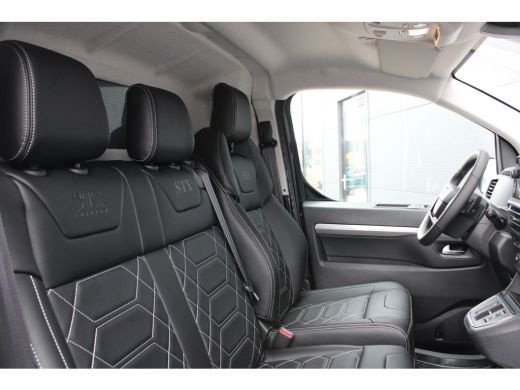 Peugeot e-Expert EV L3 75 kWh | STX special edition | Lederen bekleding | Navigatie | Lichtmetaal | 3-Zits | Spoil... ActivLease financial lease