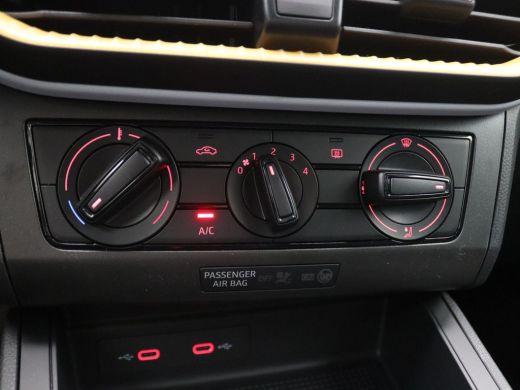 Seat Ibiza 1.0 MPI Reference 80PK Airco, Cruise Control, Parkeersensoren Achterzijde, Navi via Apple Carplay... ActivLease financial lease