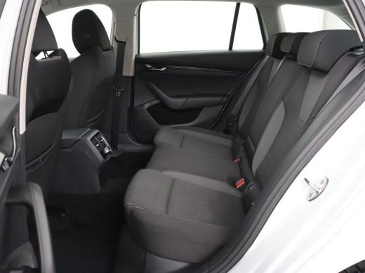 Skoda Octavia 1.4 TSI iV PHEV Business Edition | Adaptive cruise | Stuurverwarming | Carplay | Navigatie | Keyl... ActivLease financial lease