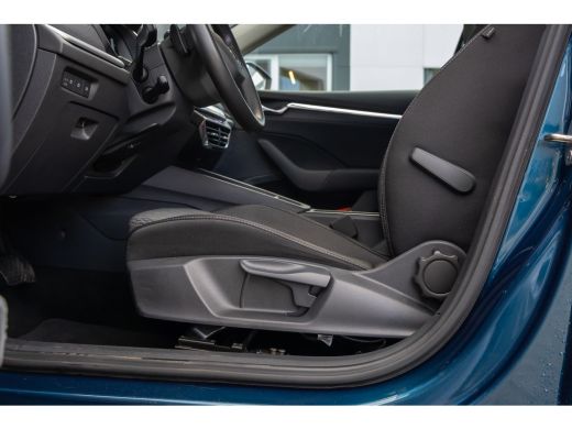 Skoda Octavia Combi 1.5 e-TSI Business Edition Plus | Cruise control adaptief | Apple Carplay/Android Auto | St... ActivLease financial lease