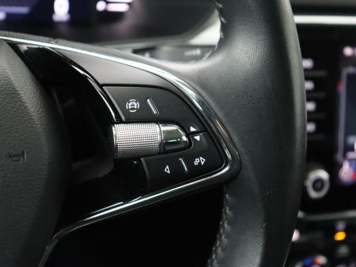 Skoda Superb 1.4 TSI iV Business Edition | SOH 87,2% | Camera | Carplay | Full LED | Digital Cockpit | Navigat... ActivLease financial lease
