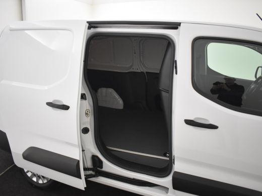 Toyota ProAce L2 Duty 102PK | Airco | Stoelverw. | Cruise | Camera | Navy by App | Airconditioning | Audiobedie... ActivLease financial lease