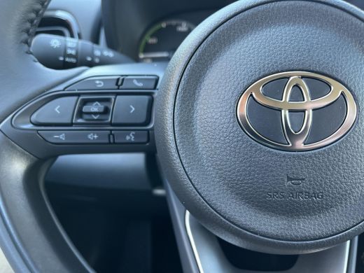 Toyota Yaris 1.5 Hybrid 115 Comfort | Night sky black metallic | Nieuw uit voorraad leverbaar | ActivLease financial lease