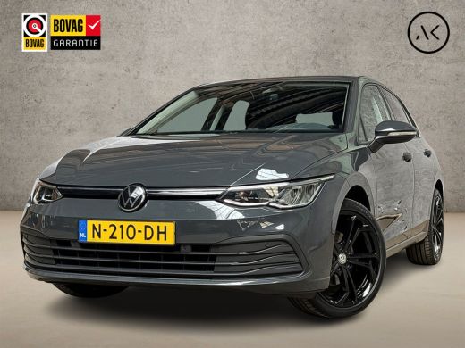 Volkswagen Golf 1.0 TSI Sportline Automaat (APPLE CARPLAY, GROOT NAVI, CAMERA, GETINT GLAS, SPORTSTOELEN, SFEERVE...