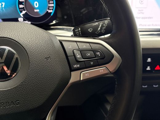 Volkswagen Golf 1.0 TSI Sportline Automaat (APPLE CARPLAY, GROOT NAVI, CAMERA, GETINT GLAS, SPORTSTOELEN, SFEERVE... ActivLease financial lease