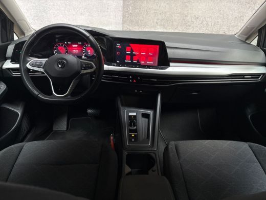 Volkswagen Golf 1.0 TSI Sportline Automaat (APPLE CARPLAY, GROOT NAVI, CAMERA, GETINT GLAS, SPORTSTOELEN, SFEERVE... ActivLease financial lease