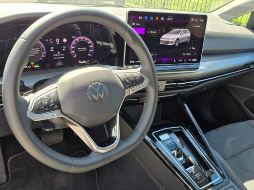 Volkswagen Golf 1.5 eHybrid Style Edition 204PK DSG/AUTO | Glazen panorama-dak | Achteruitrijcamera | Parkeer ass... ActivLease financial lease