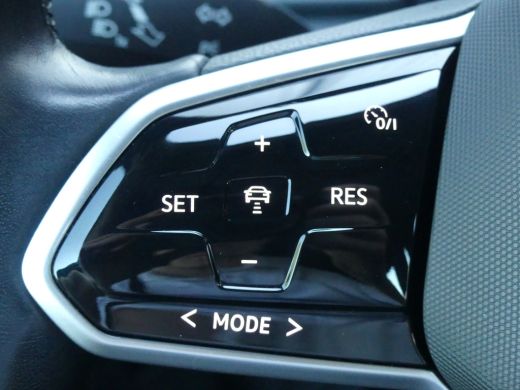 Volkswagen ID.3 First 58 kWh | SOH 88% | ADAPTIVE CRUISE | STUUR+STOELVERWARMING | PARKEERSENSOREN V+A | APPLE CA... ActivLease financial lease