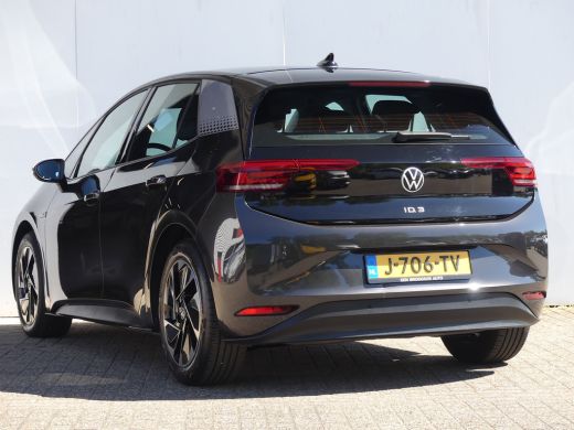 Volkswagen ID.3 First 58 kWh | SOH 88% | ADAPTIVE CRUISE | STUUR+STOELVERWARMING | PARKEERSENSOREN V+A | APPLE CA... ActivLease financial lease