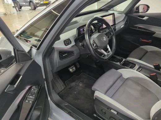Volkswagen ID.3 First Max 58 kWh ERGO STOELEN | PANO |20'' VELGEN | CAMERA ActivLease financial lease